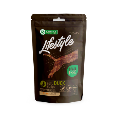 Ласощі для котів м'які смужки з качки Nature's Protection Lifestyle Snack For Cats Soft Duck Strips 75г SNK46152 фото